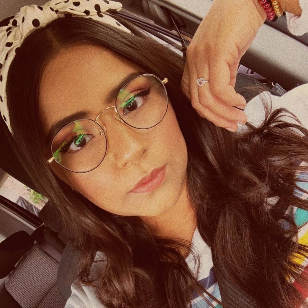 Meet your Posher, Zujeidy